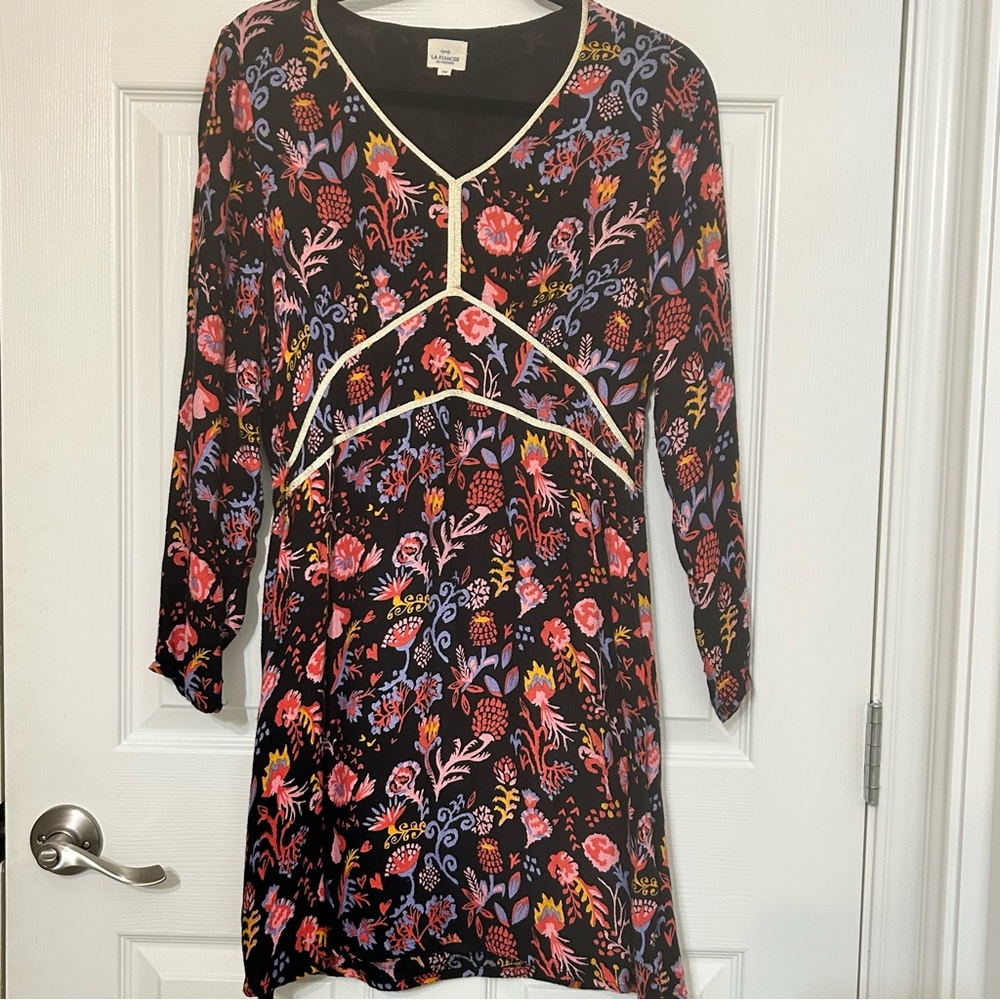 La Fiancée‎ Floral Black Dress